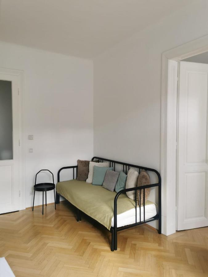 Central Mariahilfer Apartment 4 Min To The City Shopping Center And Schoenbrunn Palace Vídeň Exteriér fotografie