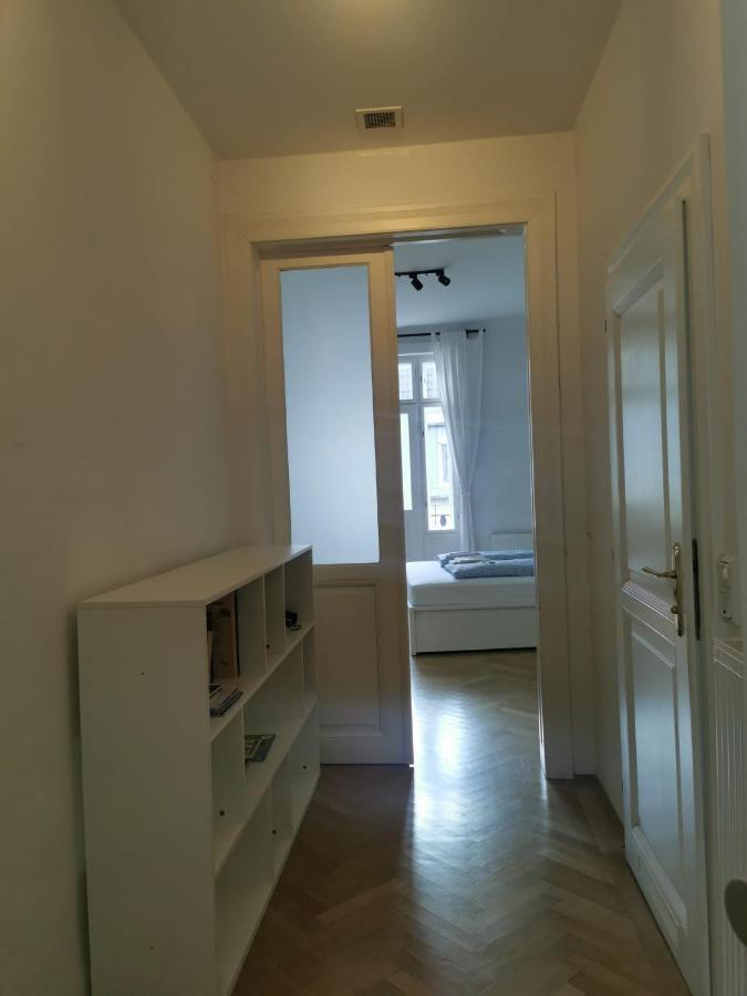 Central Mariahilfer Apartment 4 Min To The City Shopping Center And Schoenbrunn Palace Vídeň Exteriér fotografie