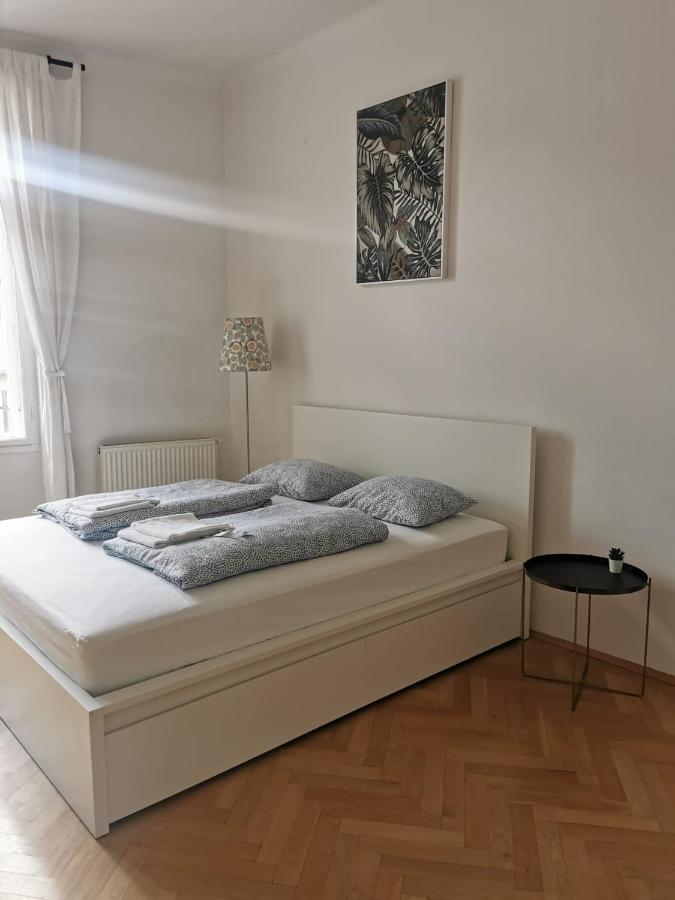 Central Mariahilfer Apartment 4 Min To The City Shopping Center And Schoenbrunn Palace Vídeň Exteriér fotografie
